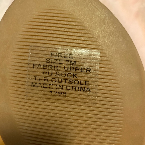 Steve Madden Flexii Sandal - Picture 7 of 7